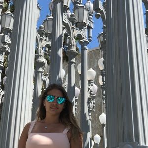 Meet your Posher, Francisca